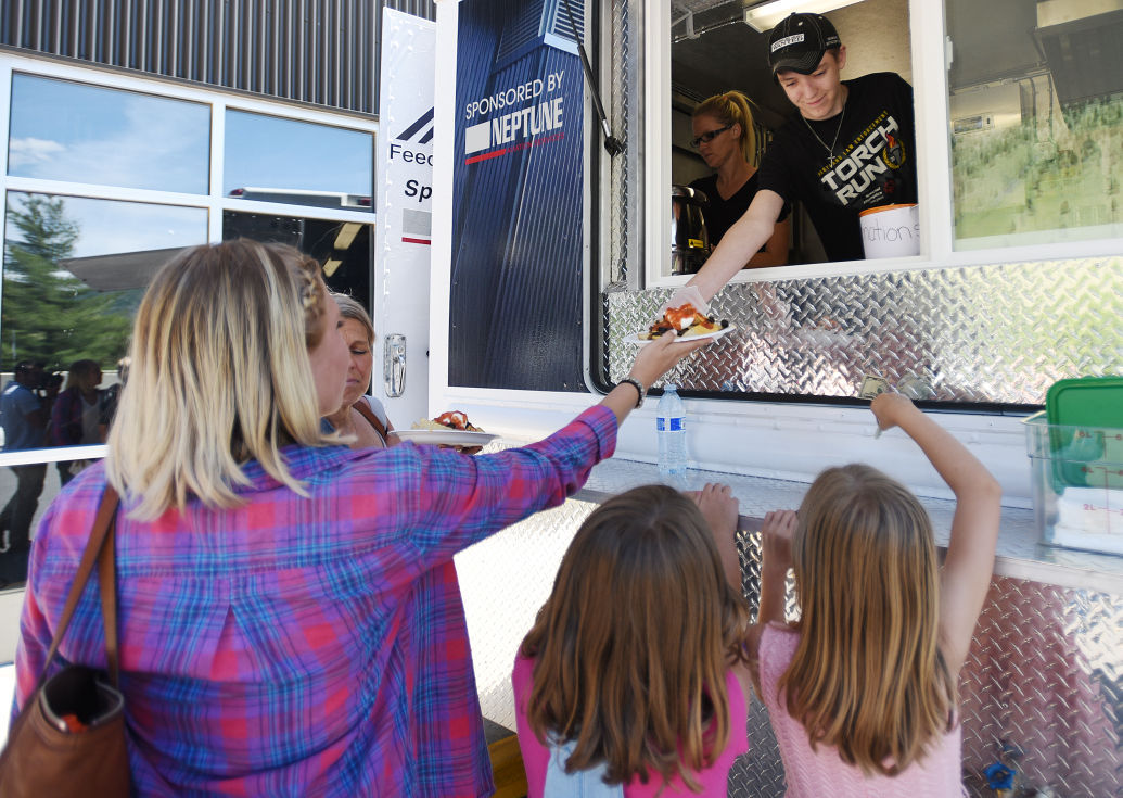 062016 food truck-2-tm.jpg